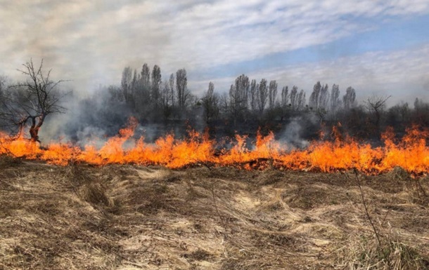 Пожежа внаслідок обстрілу Сумщина